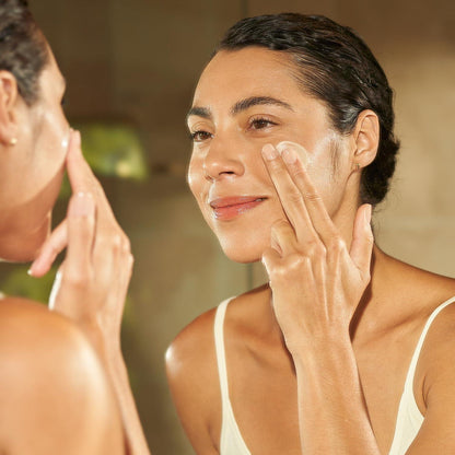 Brightening Face Serum for Dark Spots Reduction