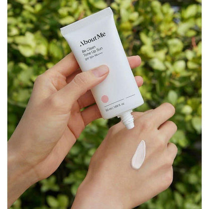Natural Daily Sunscreen SPF 50+ With Brightening Niacinamide