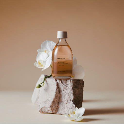 Nourishing Body Oil with Magnolia and Sandalwood