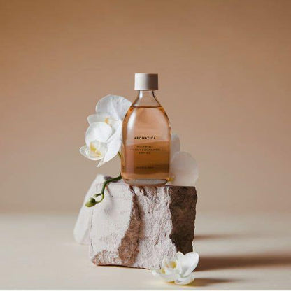 Nourishing Body Oil with Magnolia and Sandalwood