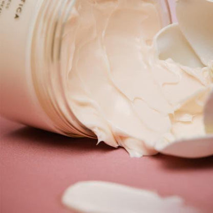 Nourishing Body Cream with Magnolia and Sandalwood Oil