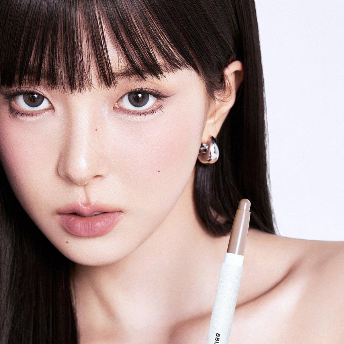 Precise Contour Stick for Flawless Face Definition