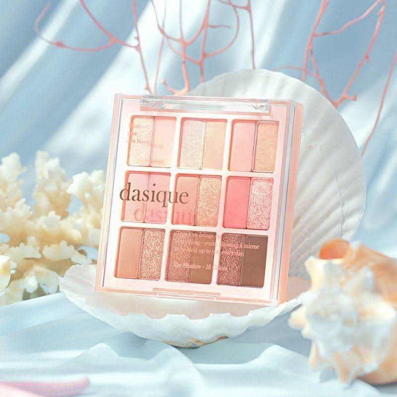 Vibrant Coral Eyeshadow Palette