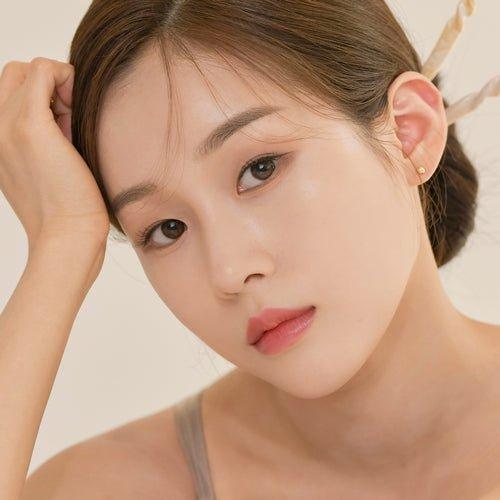Natural Flawless Foundation for Smooth Skin