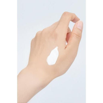 Natural Brightening Moisturizer for Glowing Skin Tone