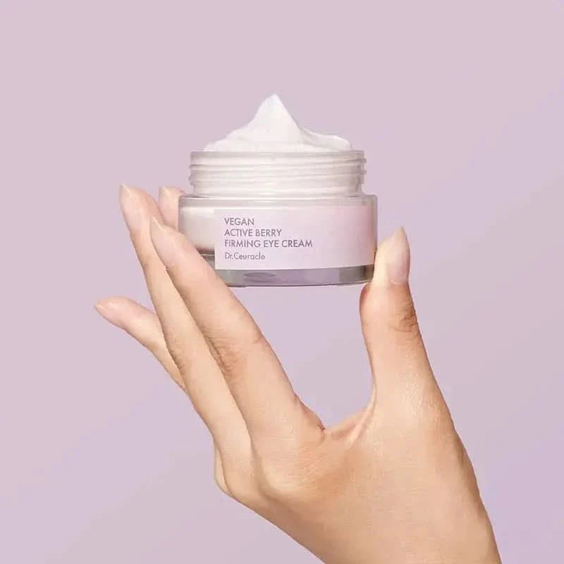 Natural Anti Aging Eye Cream with Hydrating Properties