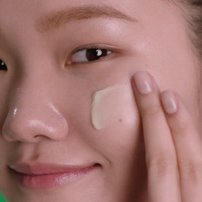 Gentle Calming Moisturizer Cream for Sensitive Skin