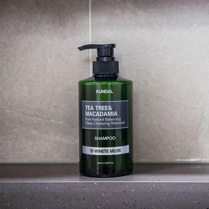 Gentle Tea Tree Shampoo for Clean Scalp Care