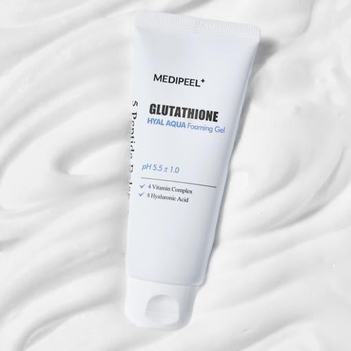 Glowing Skin Hyaluronic Foam Face Cleanser