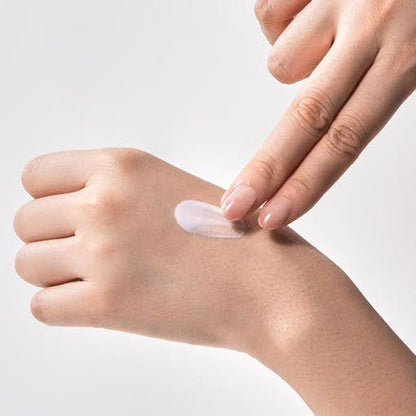 Moisturizing Hyaluronic Sunscreen Serum SPF 50