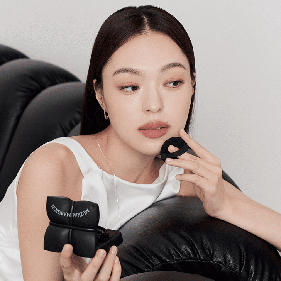 Luxury Matt Face Cushion with Refill Included