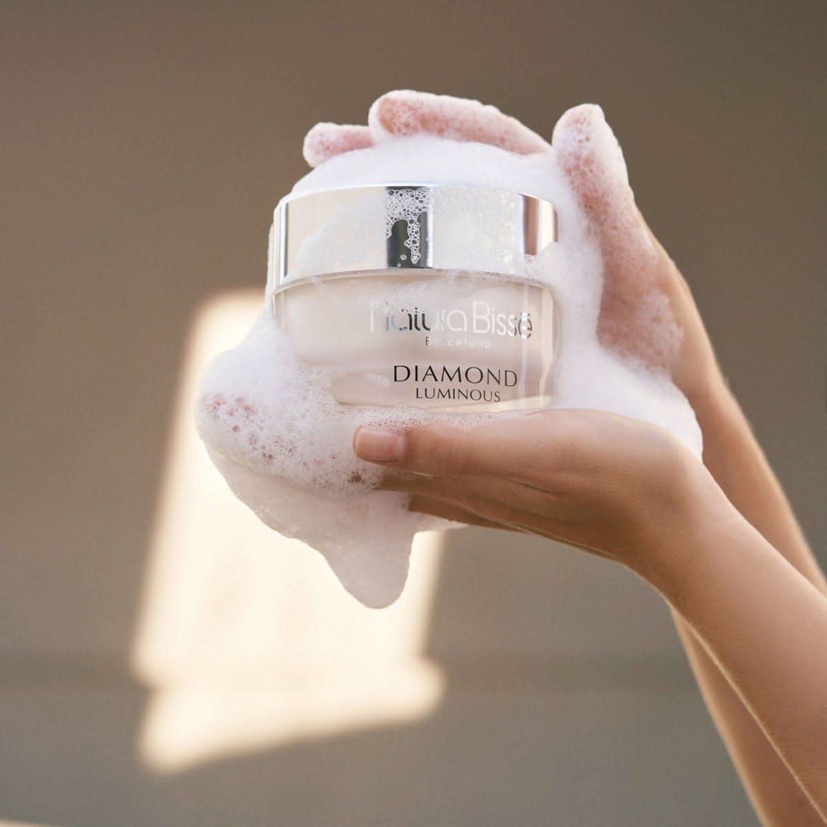 Moisturizing Diamond Facial Cleanser for Radiant Skin