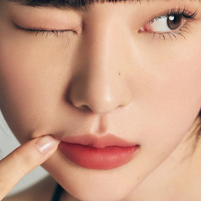 Lightweight Soft Matte Lip Color