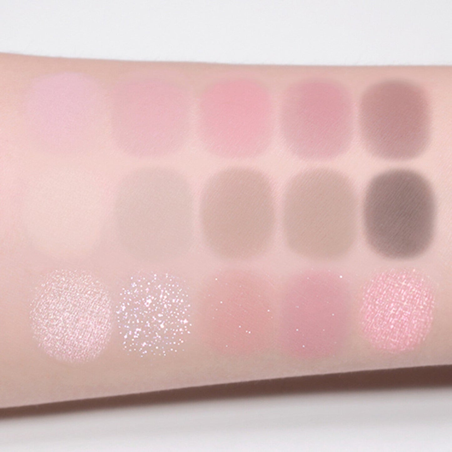 Essential Everyday Eyeshadow Palette - Neutral Shades for All Skin Tones