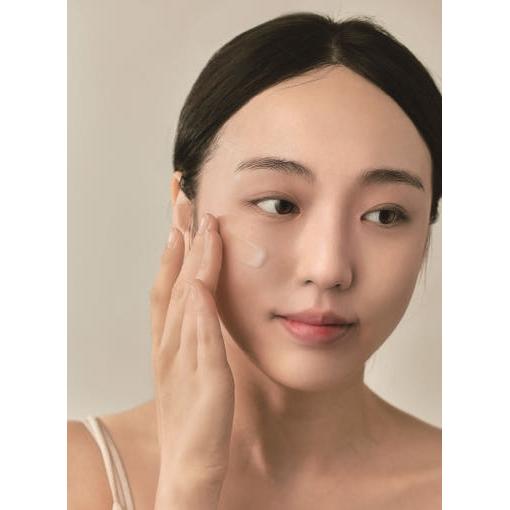Glowing Skin Essence Serum: Centella + Vitamin C