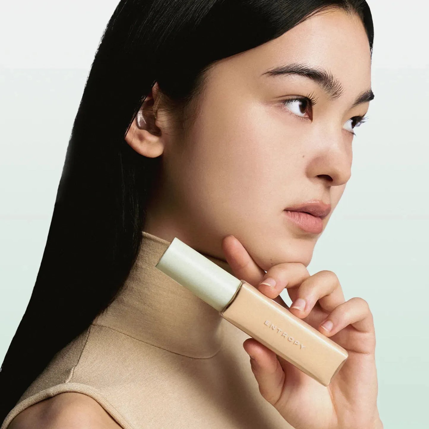 Silky Smooth Foundation with Built-In Applicator