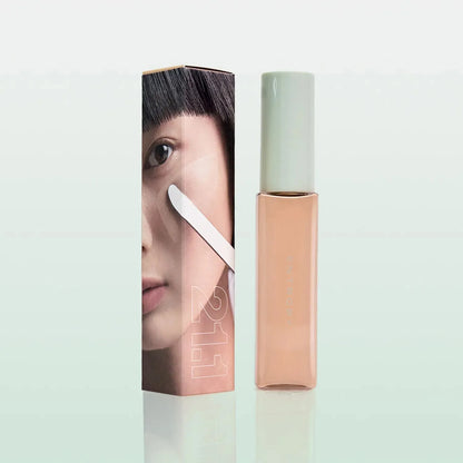 Silky Smooth Foundation with Built-In Applicator