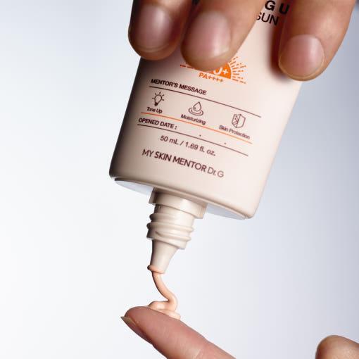 Lightweight Hydrating Sunscreen SPF50+ Moisturizer