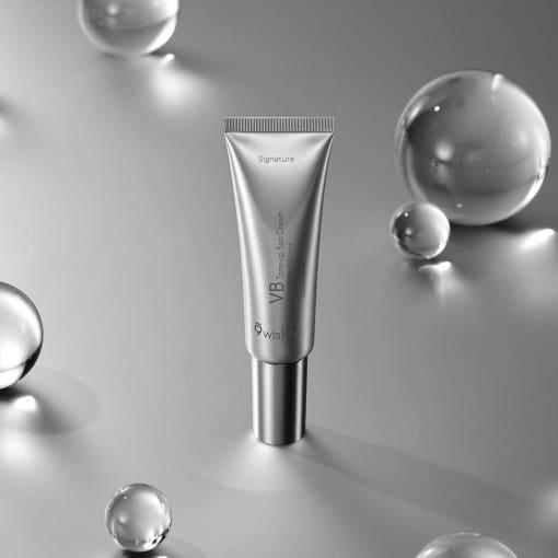 Lightweight Daily Sunscreen Cream SPF50+ Hydrating UV Protector