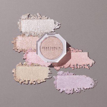 Shimmering Pearl Face Highlighter