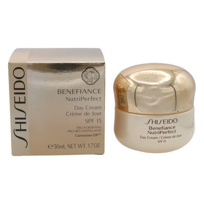 Moisturizing Anti Aging Day Cream With SPF Protection