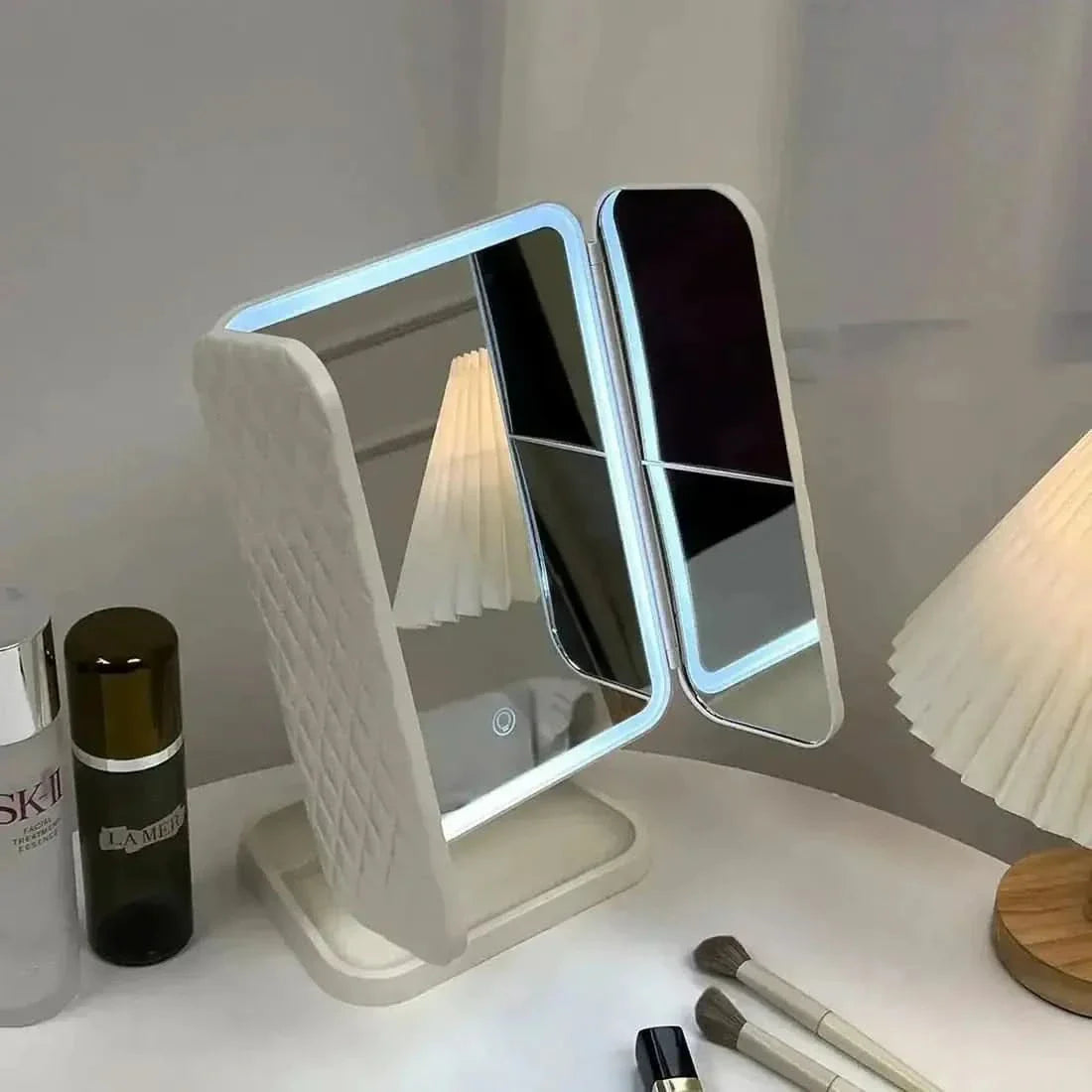 Natural Light LED Mirror for Perfect Makeup - Mycosmeticslondon