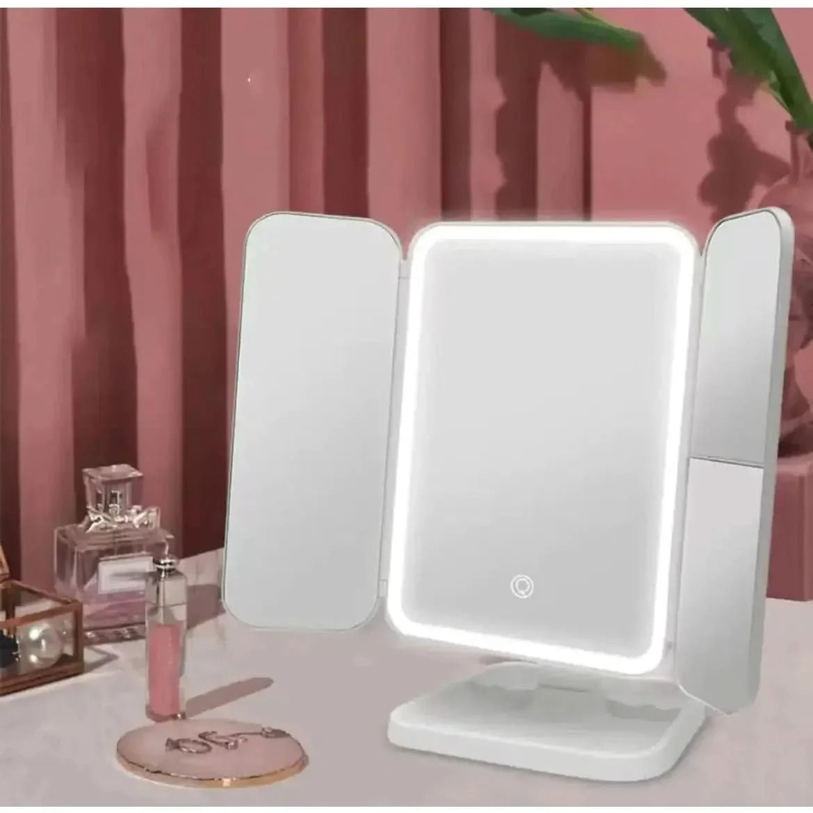 Natural Light LED Mirror for Perfect Makeup